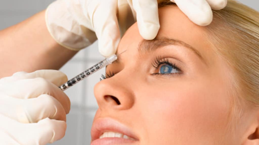 Часто для снятия приступов мигрени используют уколы ботокса Уколы от мигрени