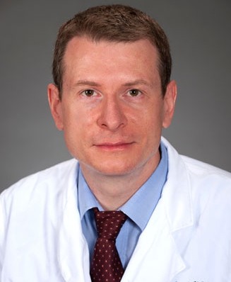 Очень сильно болит правый бок и отдает в спину что это может быть