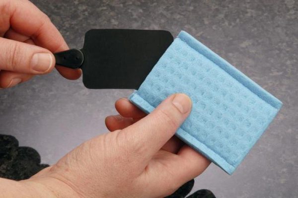 Болит кожа головы выпадают волосы что делать