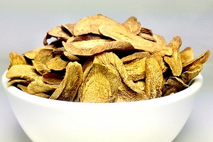 Компрессы из отвара лопуха при лечении грыжи Компрессы из отвара лопуха при лечении грыжи