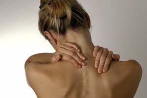 болит и немеет спина в области лопатки