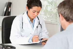 болит и немеет спина в области лопатки