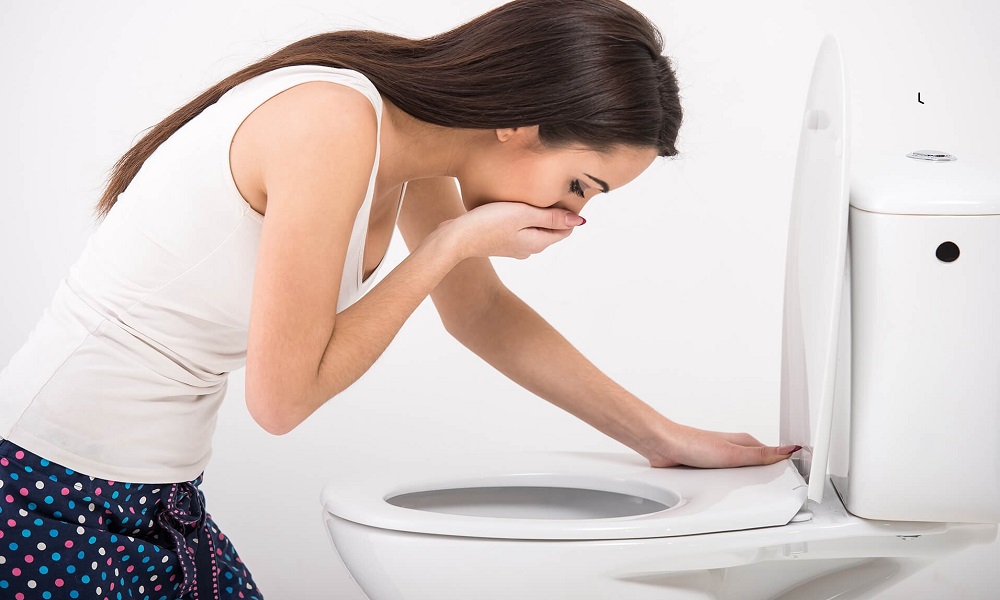 Головные боли носят интенсивный характер, появляются тошнота